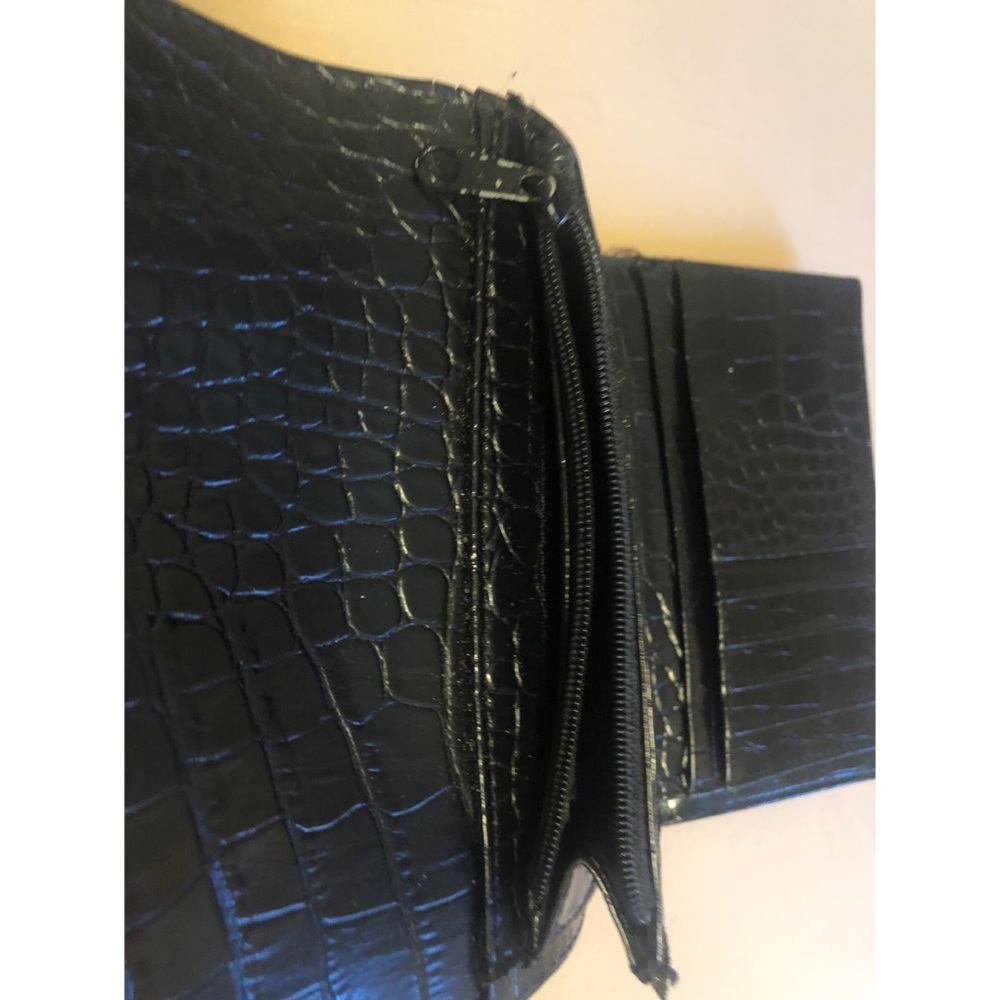 Guess Wallet - Picture 4 of 5